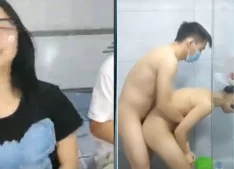 Tắm Chung Với Em Kính Cận